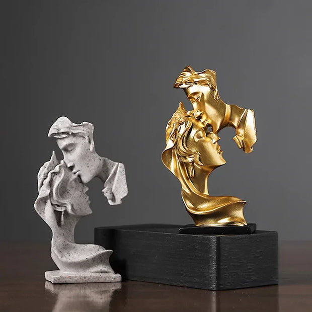 Mini Resin Lovers Statue